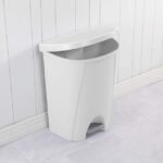 Sterilite 6.6 gal White Polypropylene Step-On Locking Automatic Touchless Wastebasket - Image 3