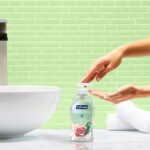 Softsoap Antibacterial Sensitive Liquid Hand Soap, Hypoallergenic, Rosewater and Aloe, 11.25 Fluid Ounce Bottle - Image 2