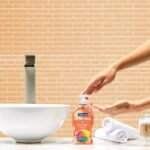 Softsoap Antibacterial Liquid Hand Soap, Crisp Clean, 11.25 Fluid Ounce Bottle - Image 2